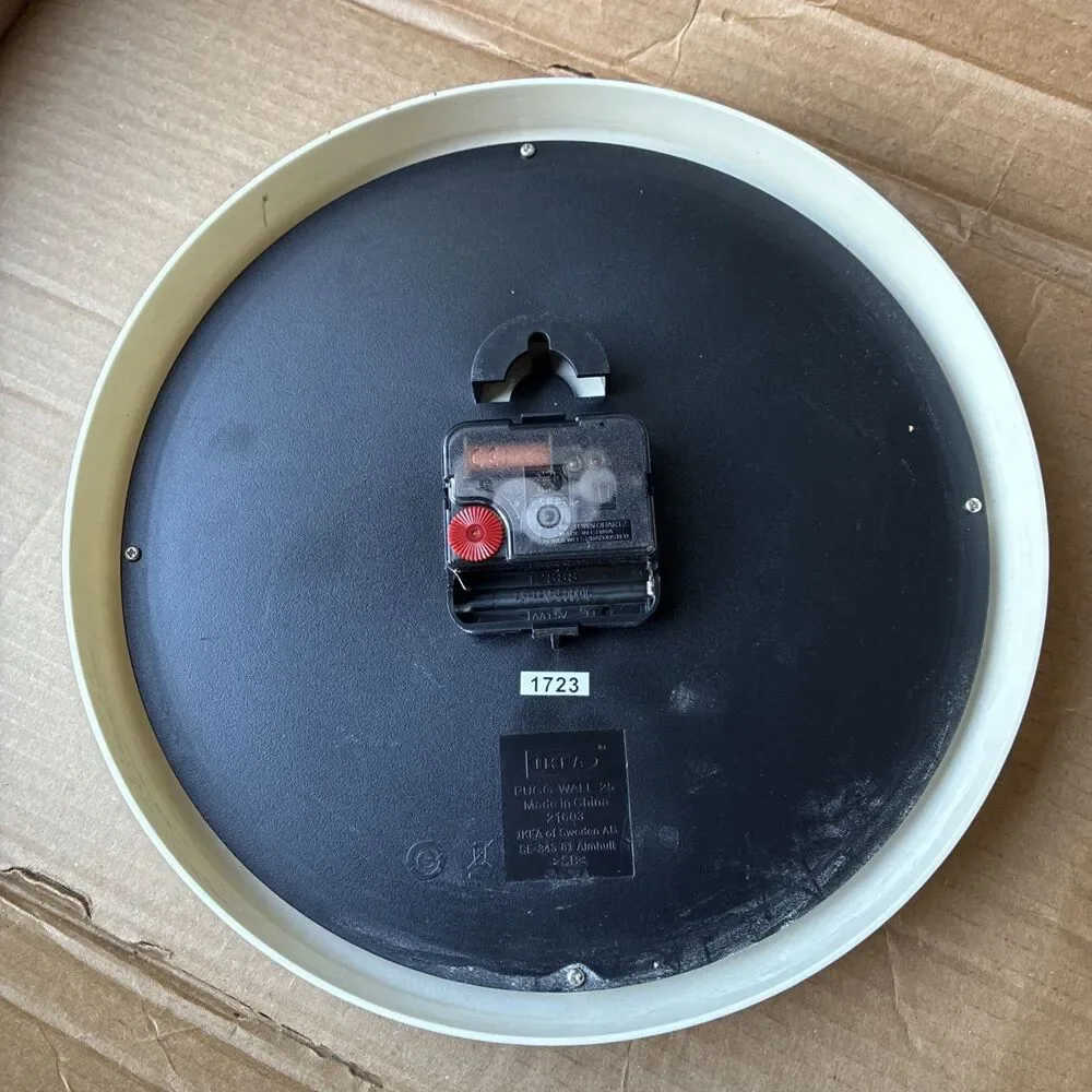 IKEA White Pugg Plastic Analog Wall Clock
